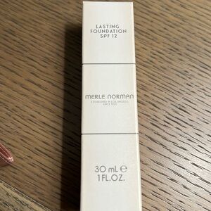 Meryl Norman lasting f foundation SPF 12 color is alabaster beige
